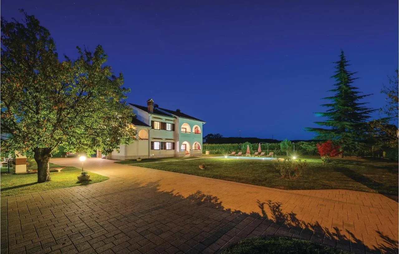 5 Bedroom Nice Home In Karojba Motovun